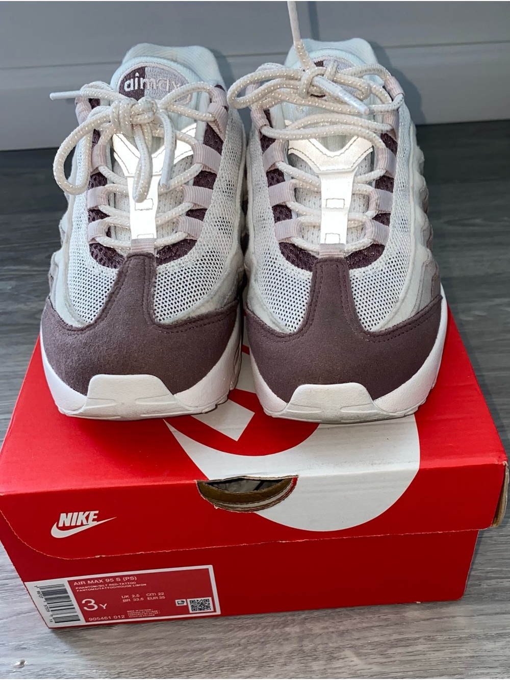 Kids AIR MAX 95S (PS)
PHANTOM/SILT RED-TATTOO
FANTOME/TATTOO/ROUGE LIMON - Picture 2 of 9